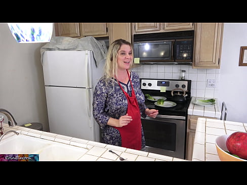 ❤️ Stepmom milking him in the kitchen before his date ❤❌ Porn video at porn en-us.redgast4asset.ru ❤